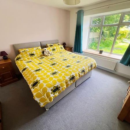 Self-Contained Ensuite Double Or Twin Bedroom In Pentir Bangor  Bagian luar foto